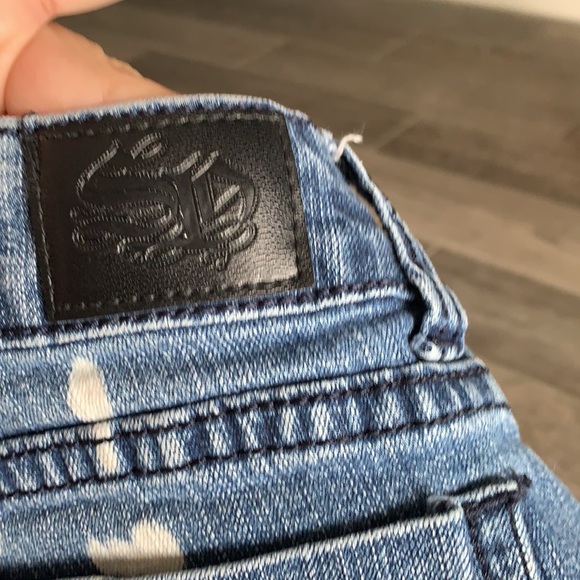 Silver Diva shorts missing button - Picture 3 of 6